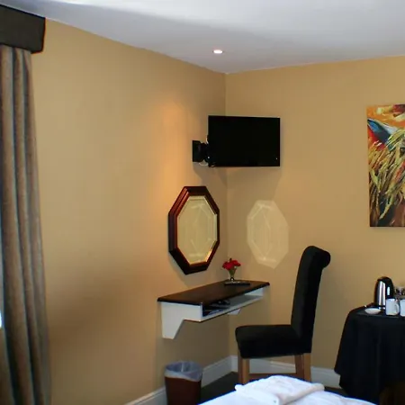 The Golden Fleece بيت ريفي كارلايل