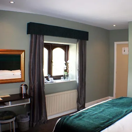 The Golden Fleece 4*