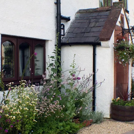 The Golden Fleece 4*