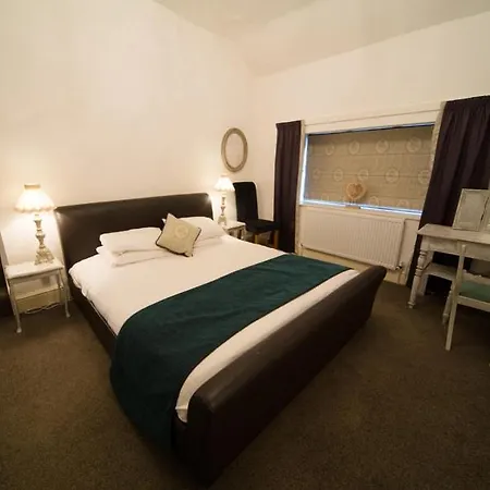 The Golden Fleece 4*