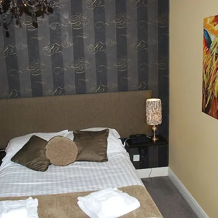 The Golden Fleece אורחן קרליסל