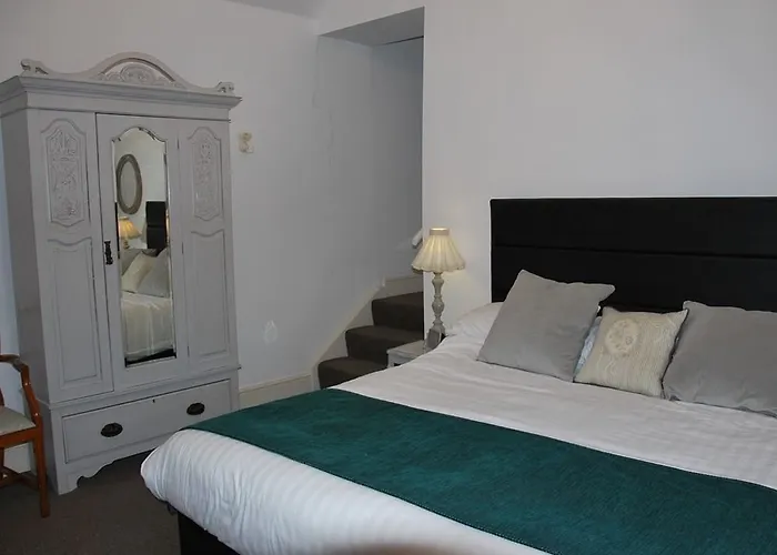 The Golden Fleece 4*