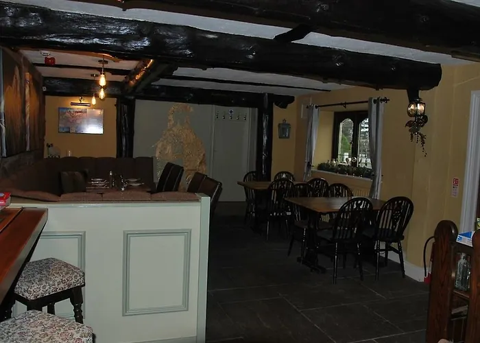 The Golden Fleece Inn