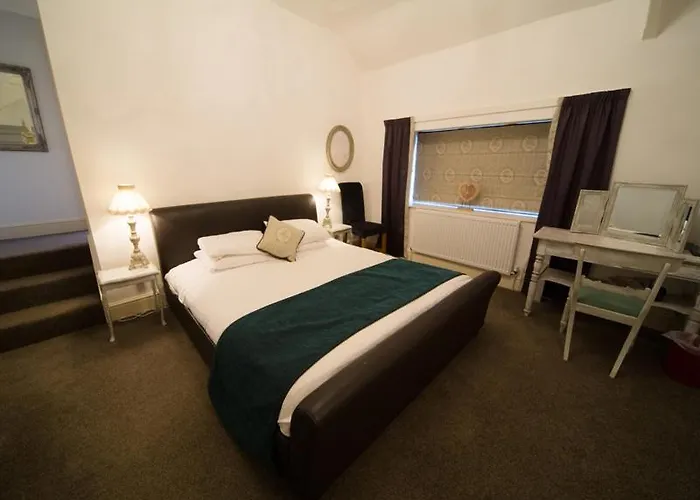 The Golden Fleece 4*