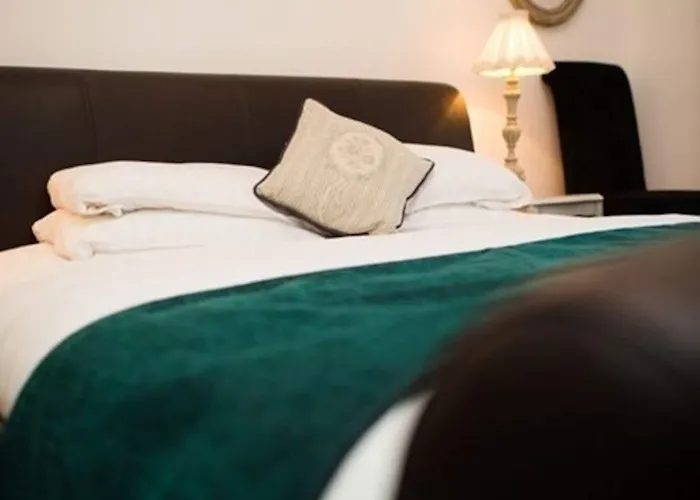 Inn The Golden Fleece 4*