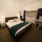 The Golden Fleece 4*