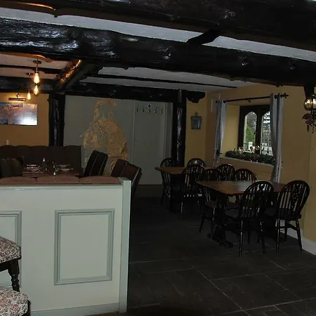 The Golden Fleece Inn